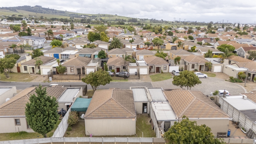 2 Bedroom Property for Sale in Eikenbosch Western Cape